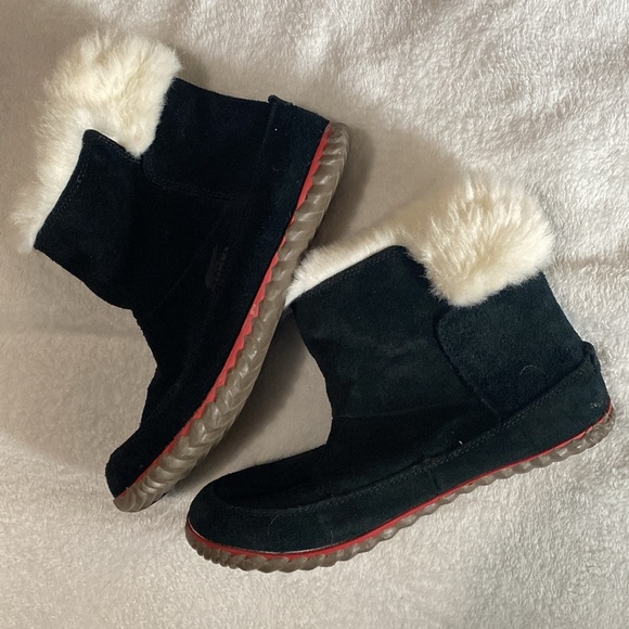 Sorel Boots - Picture 2 of 6